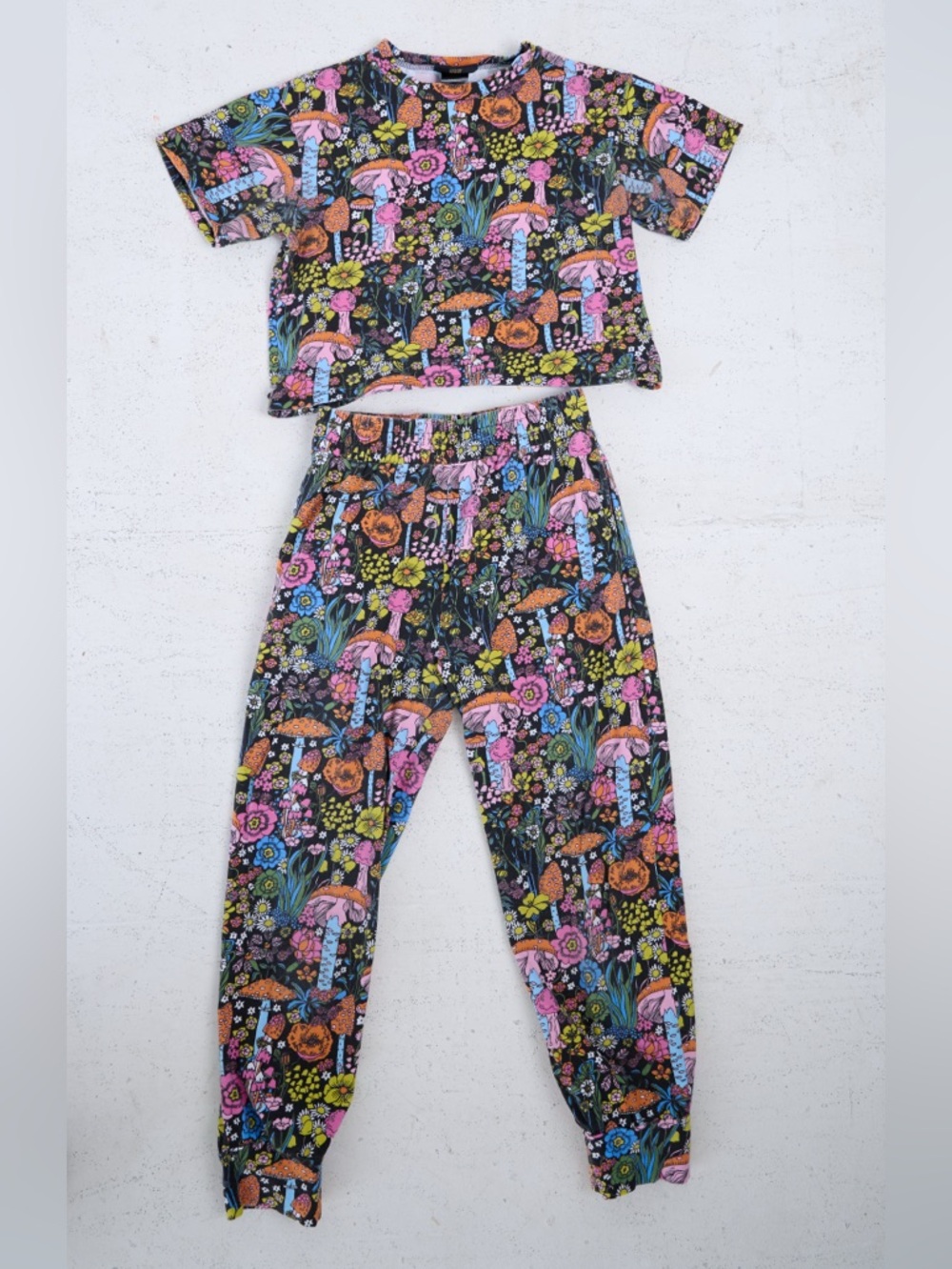 Nooworks Magical Mushroom crop top and joggers set sz SMALL